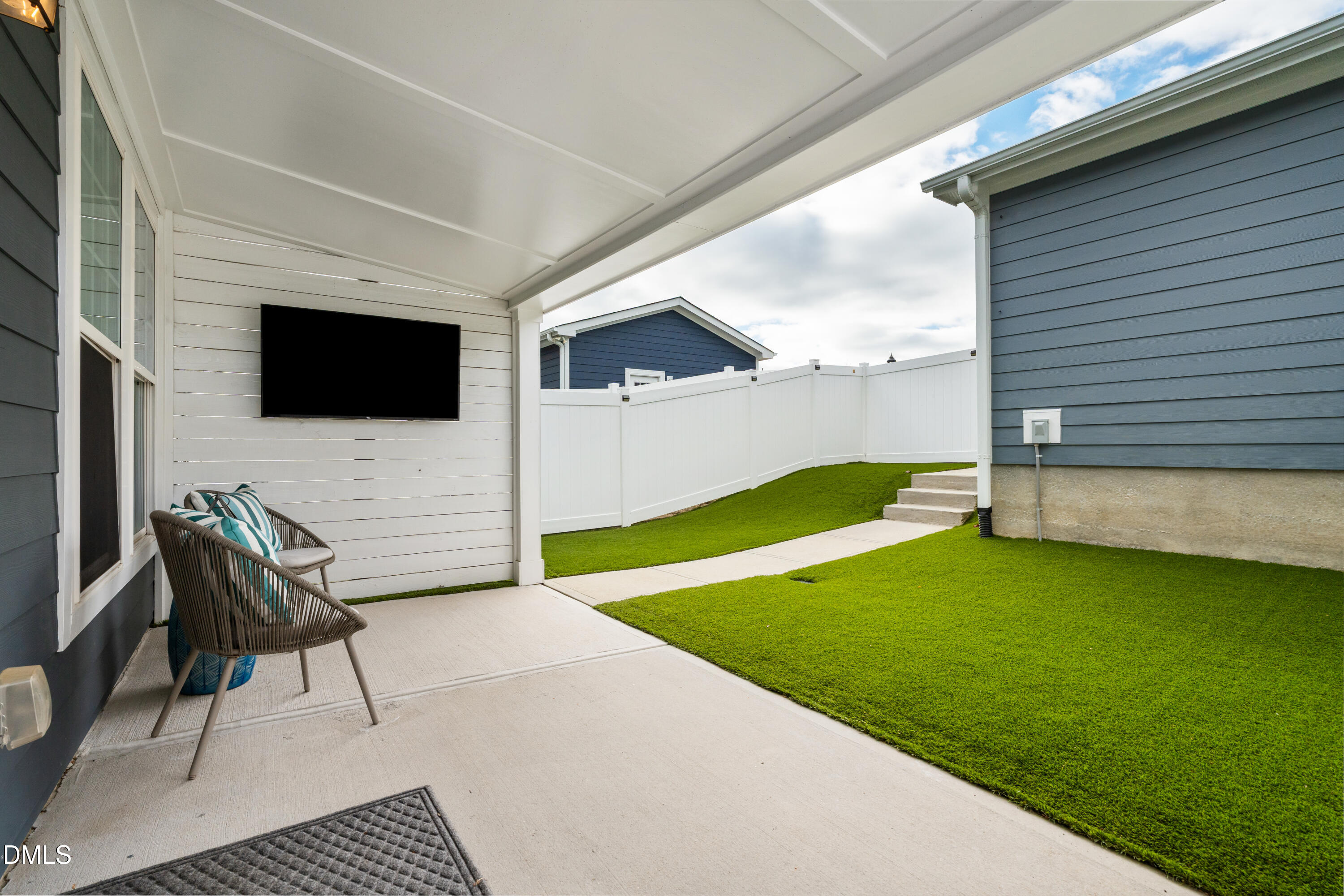 5523 Wallace Martin Way