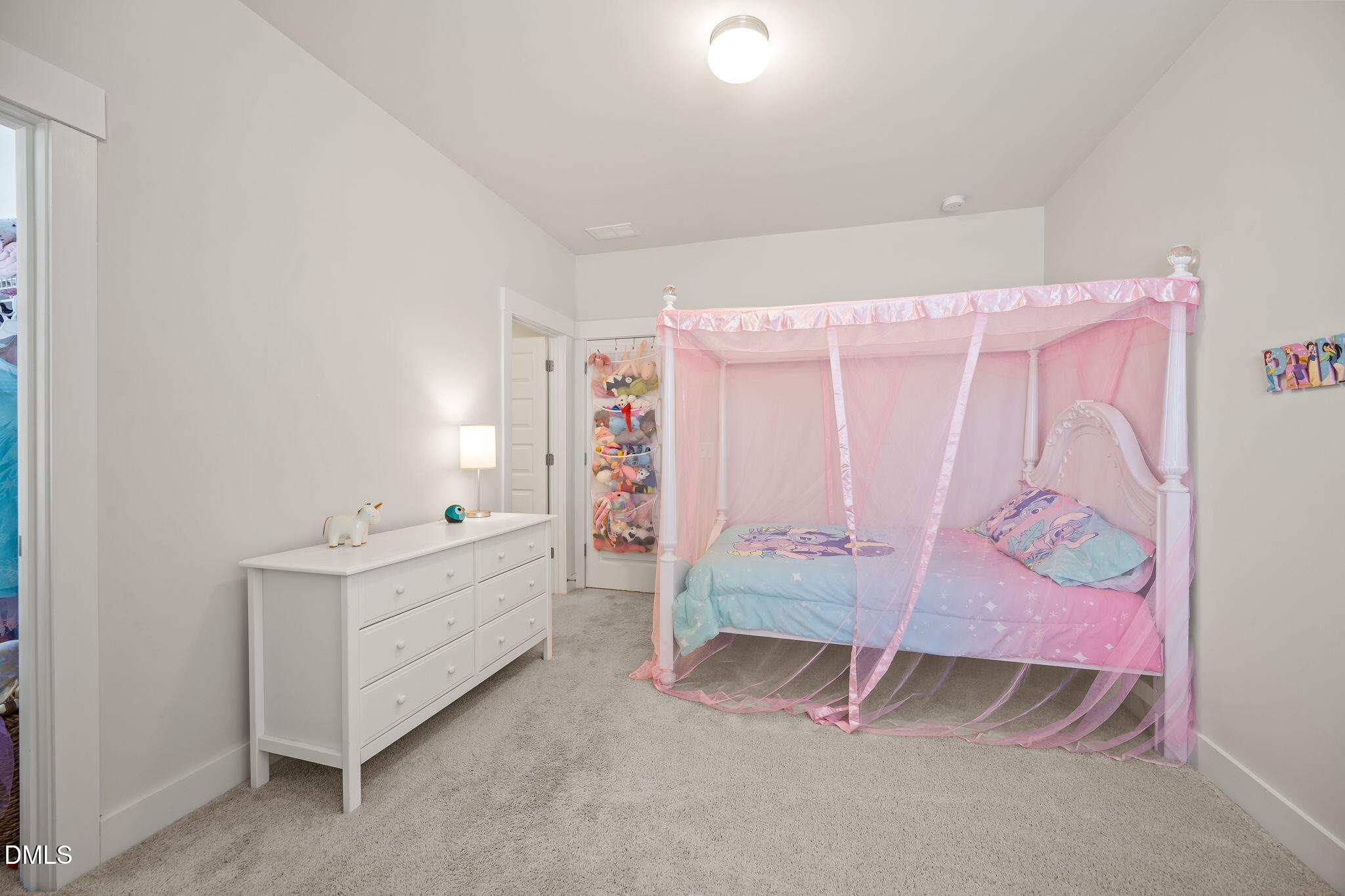521 Roycroft Drive