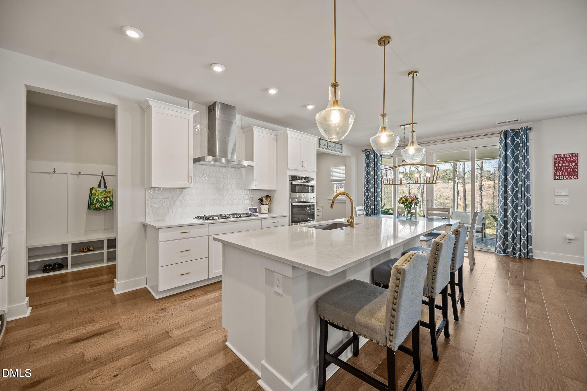 521 Roycroft Drive