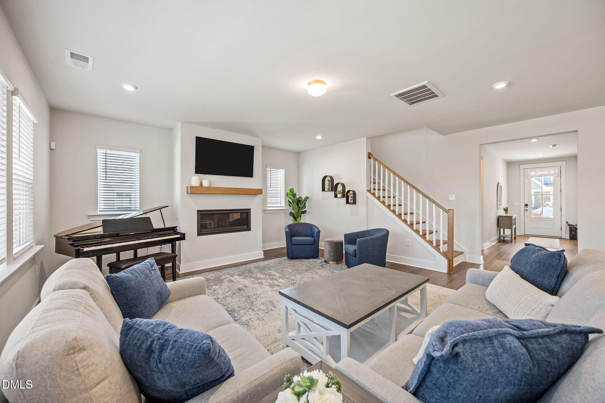 521 Roycroft Drive