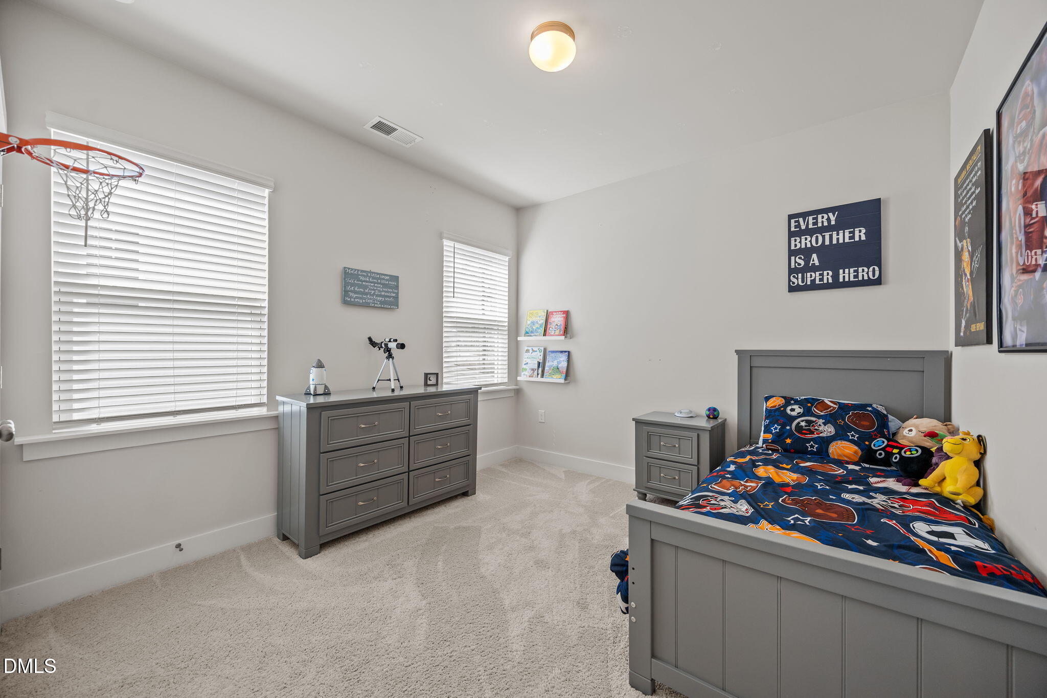521 Roycroft Drive