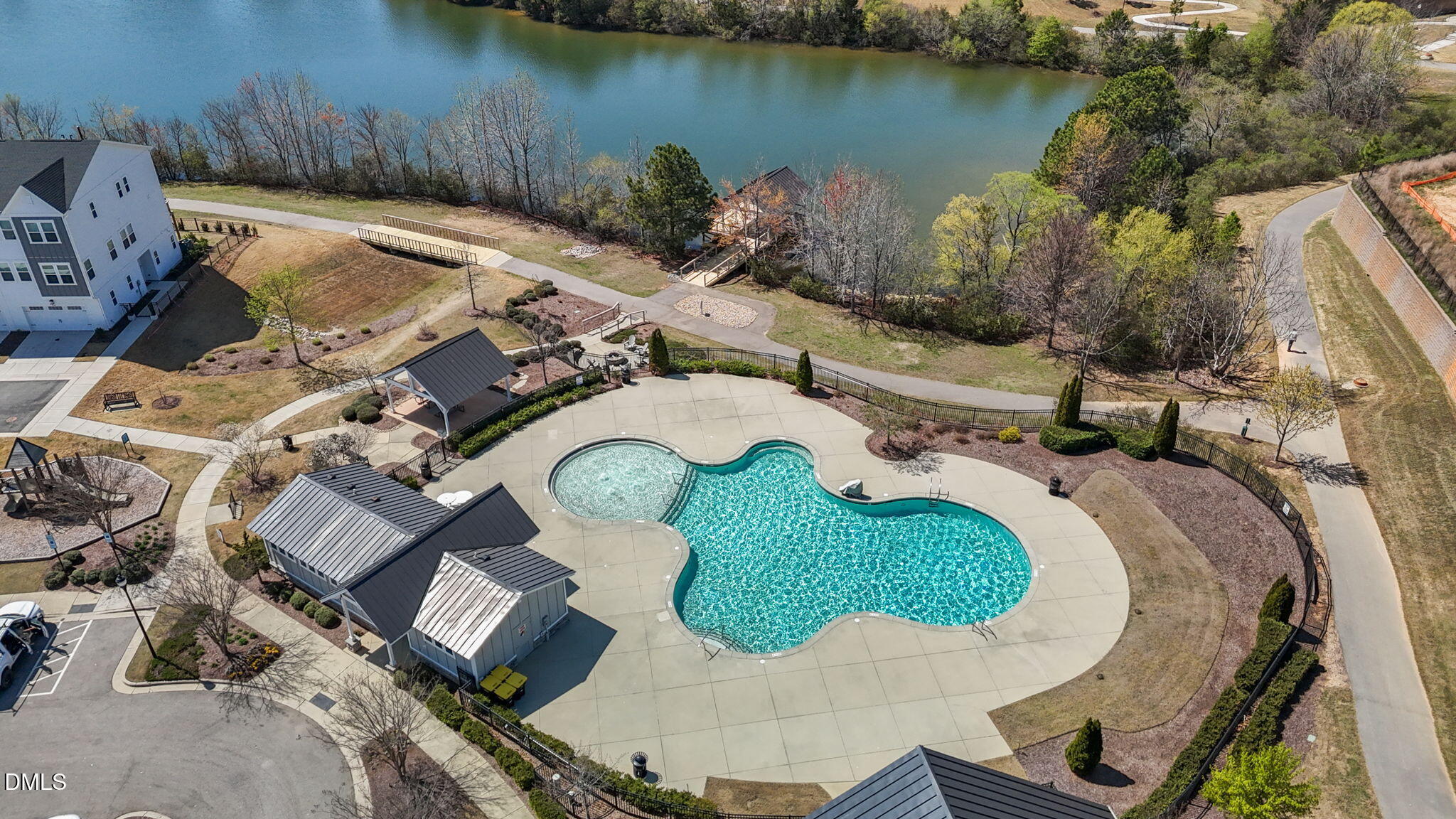 521 Roycroft Drive