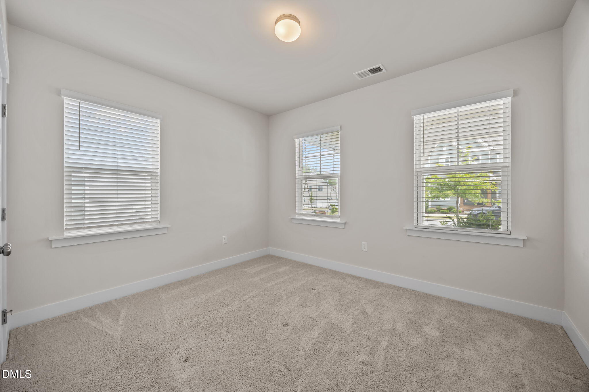 521 Roycroft Drive