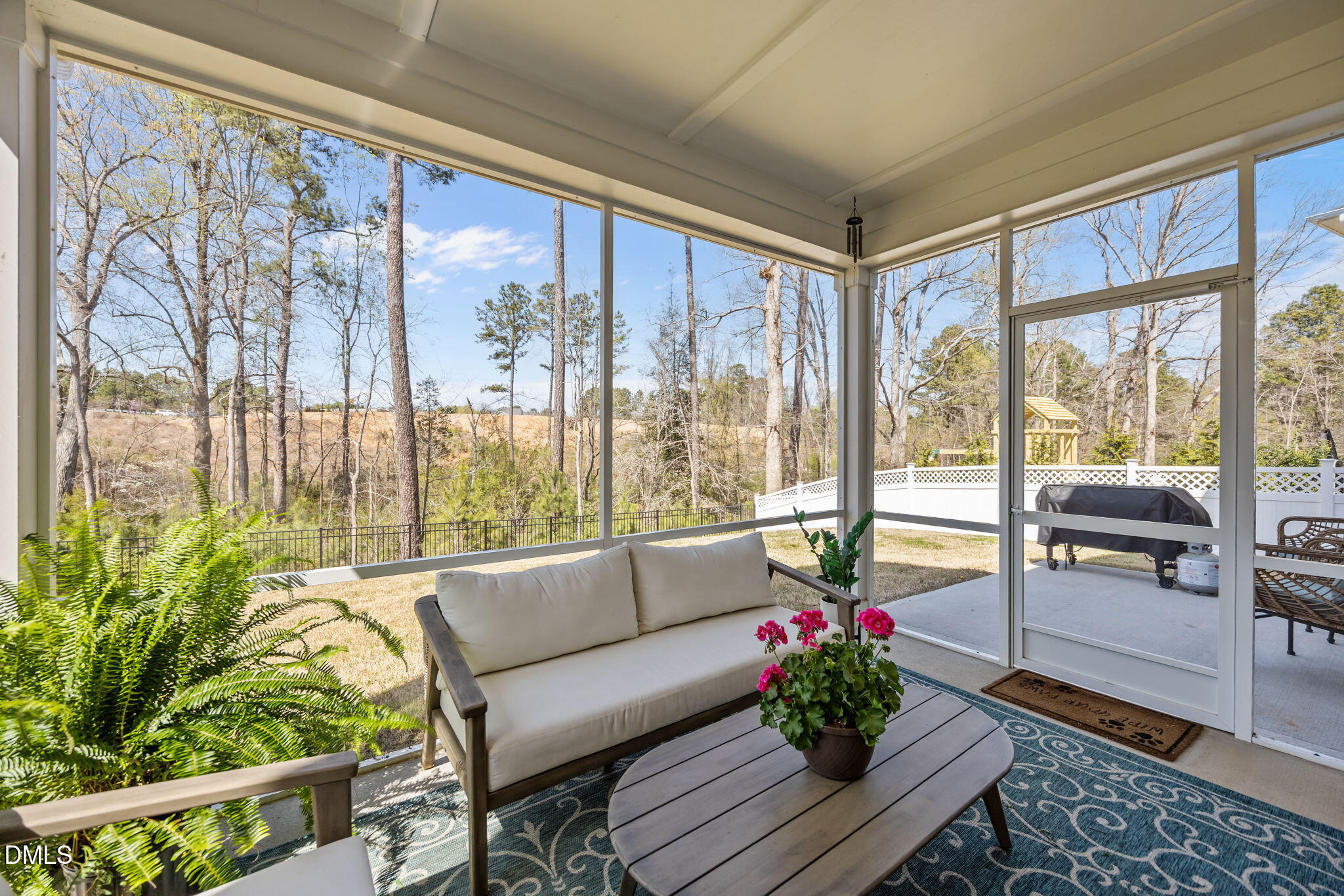 521 Roycroft Drive