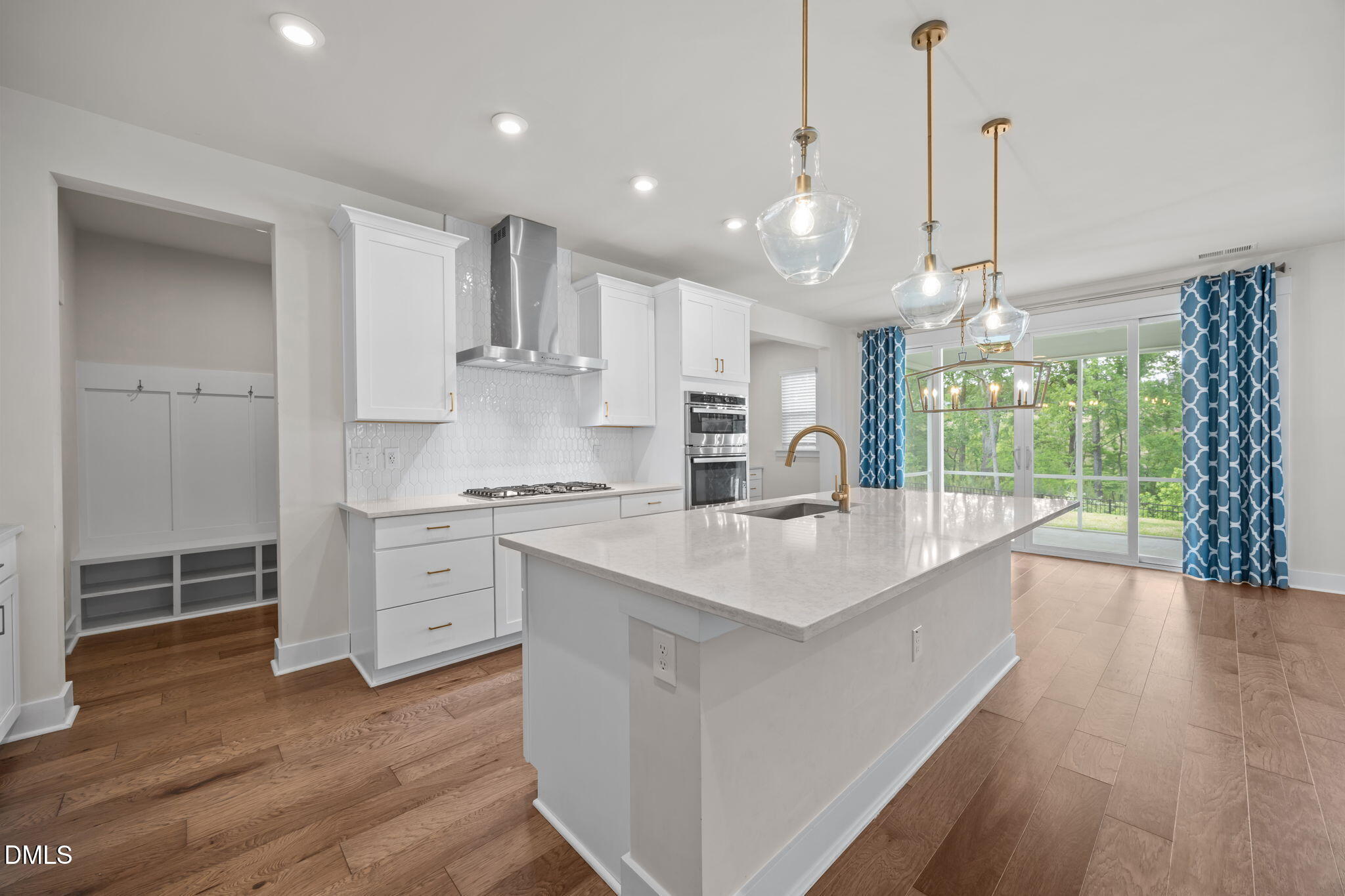 521 Roycroft Drive