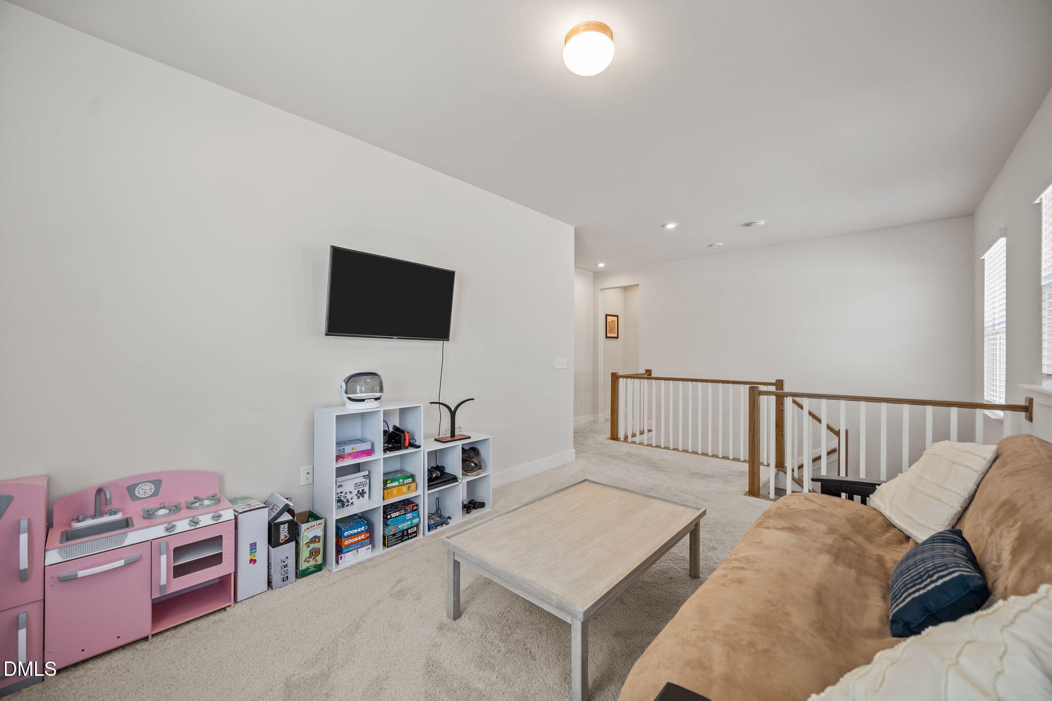 521 Roycroft Drive