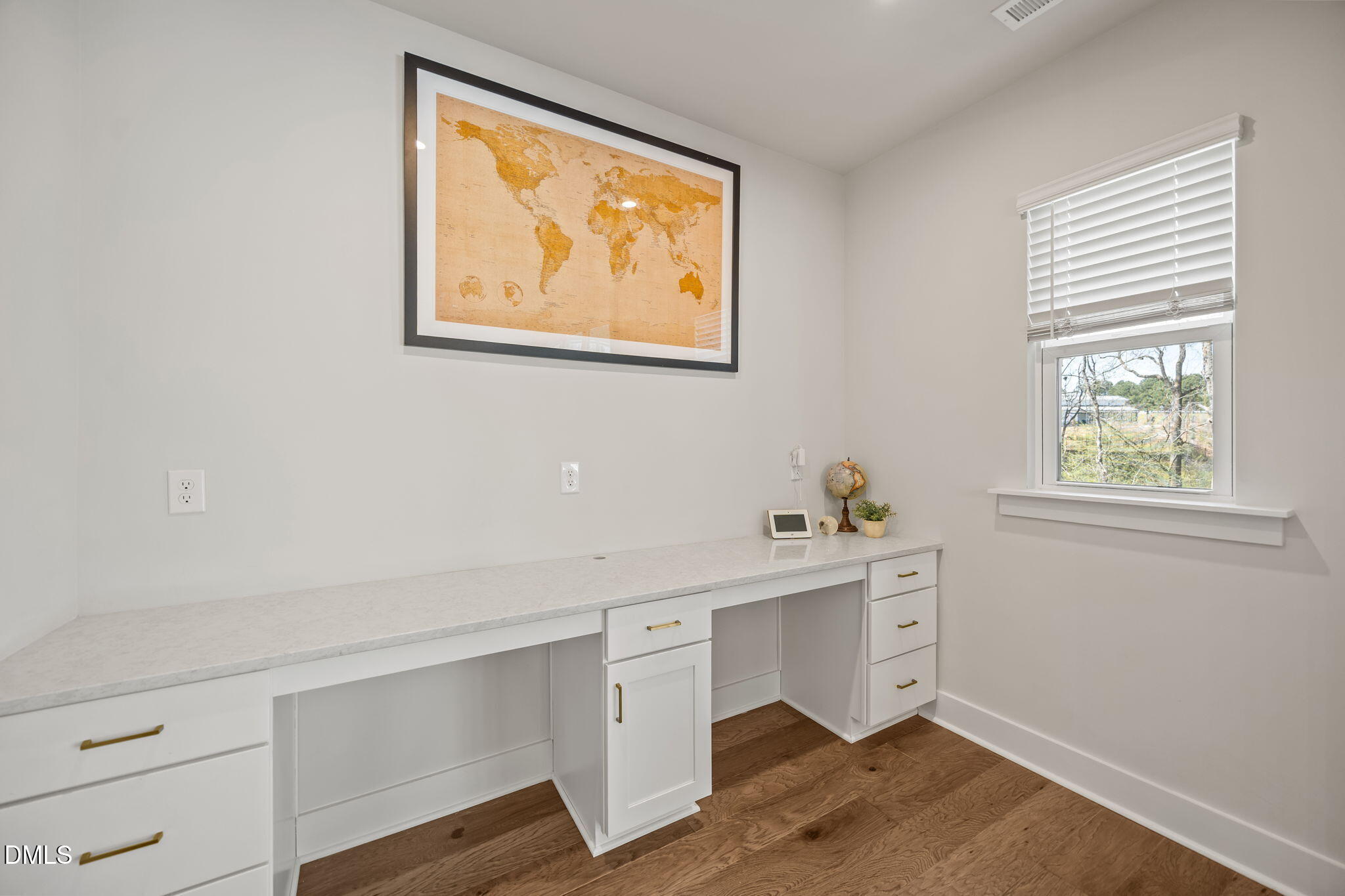 521 Roycroft Drive