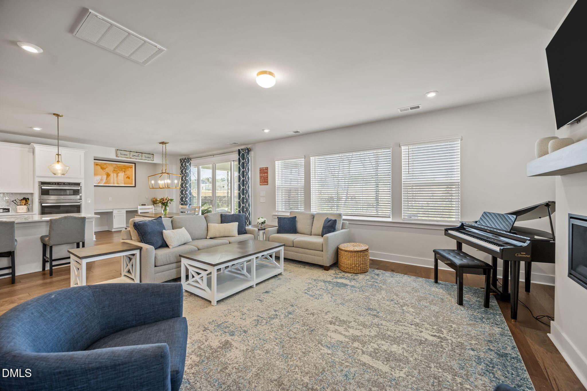 521 Roycroft Drive