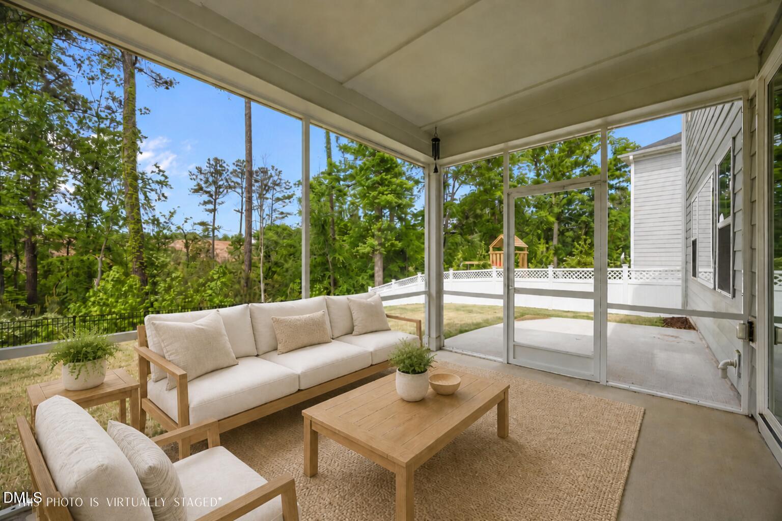 521 Roycroft Drive
