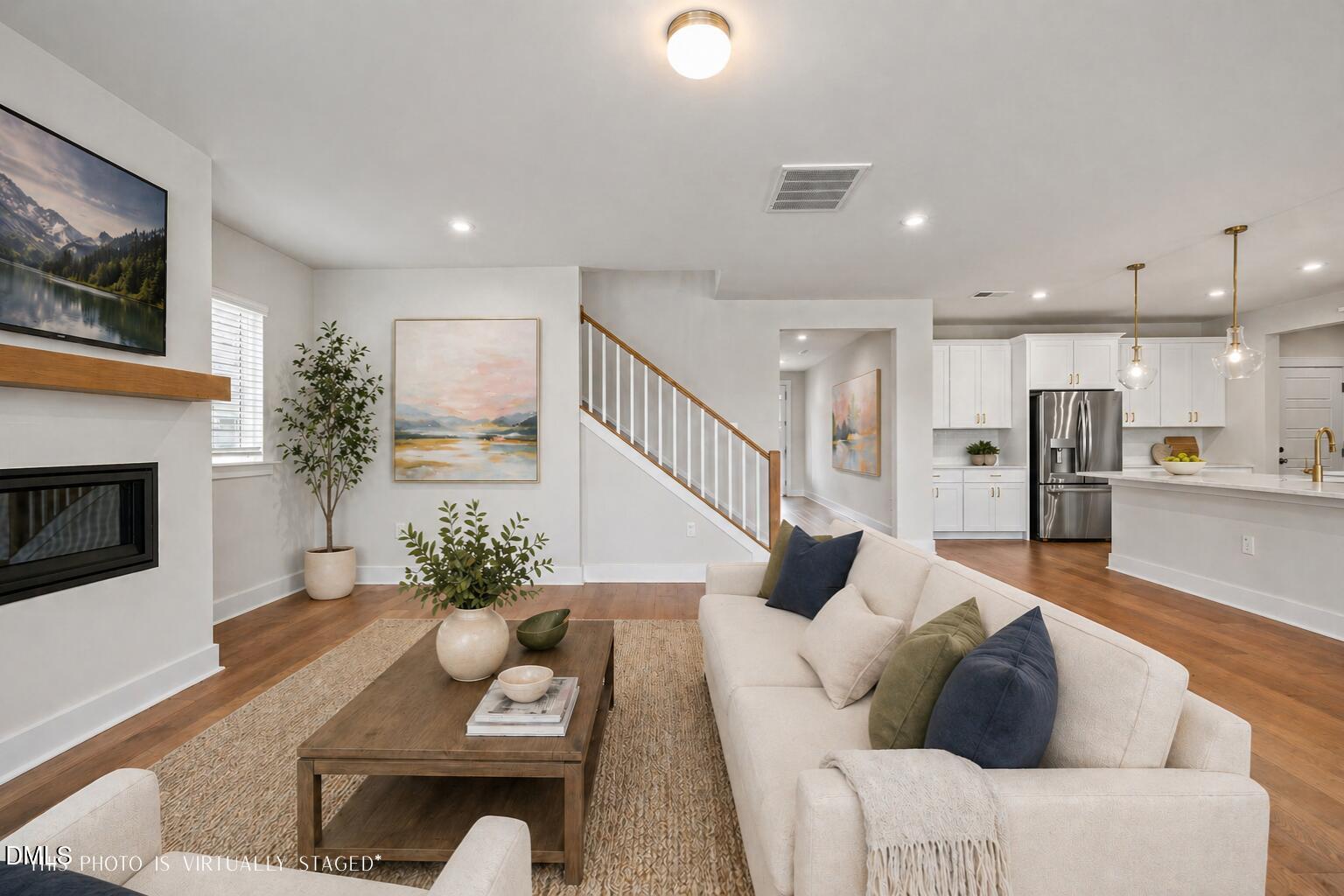 521 Roycroft Drive