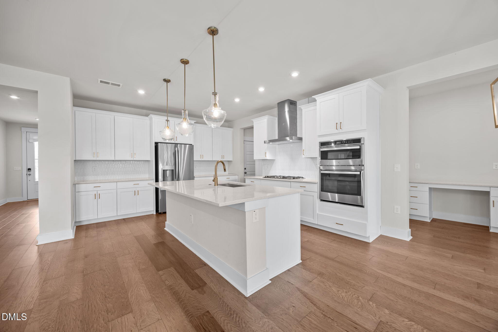 521 Roycroft Drive