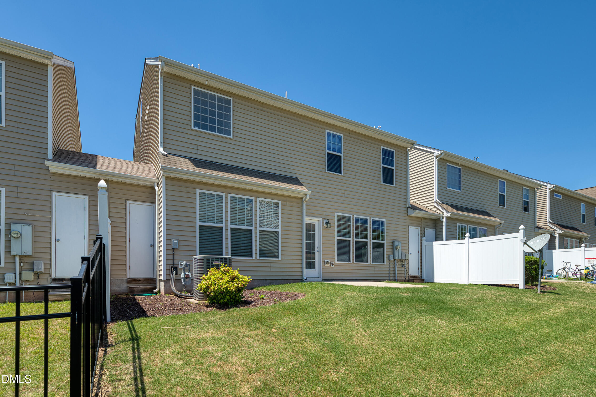 713 Garden Square Lane