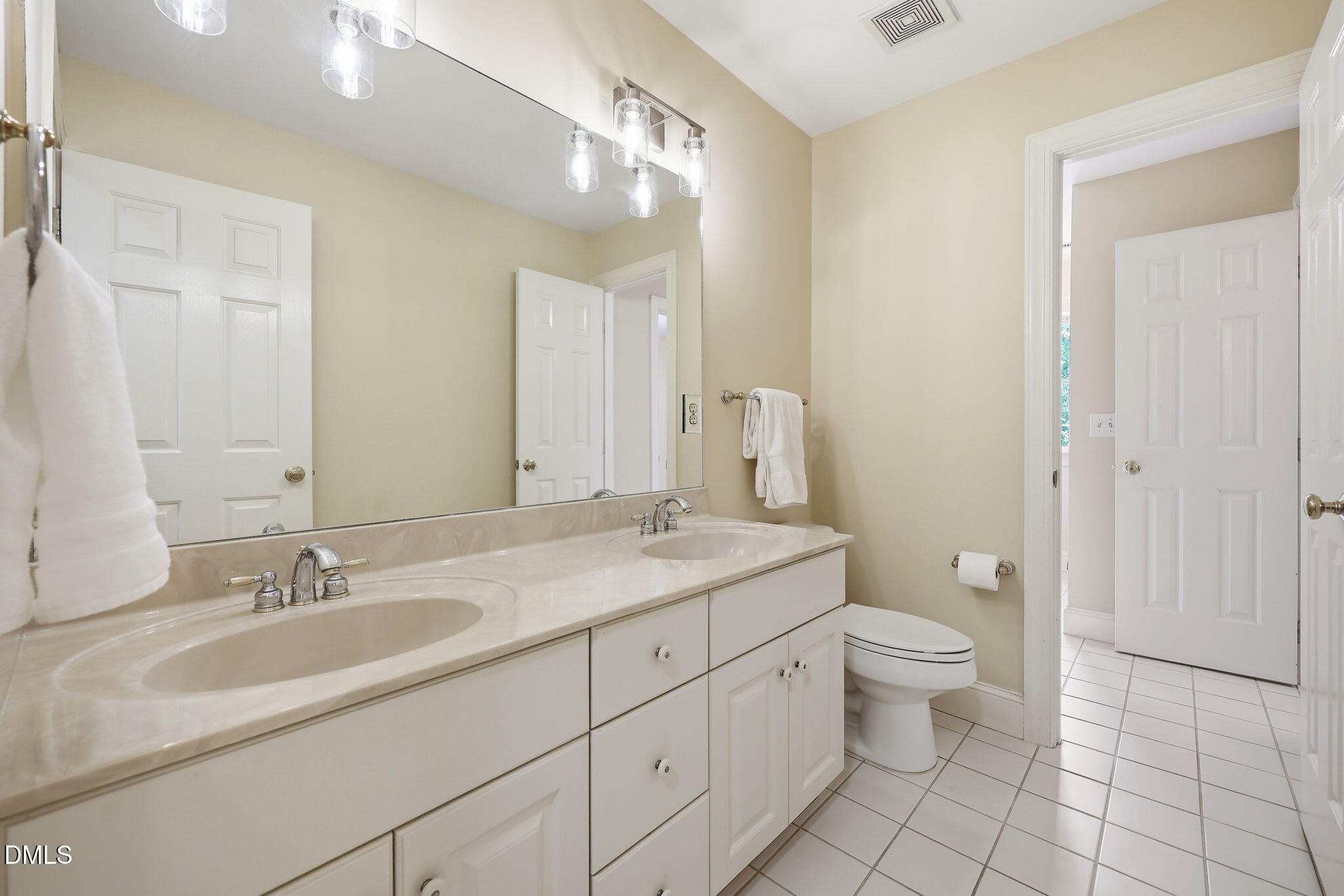 1017 Old Meetinghouse Way