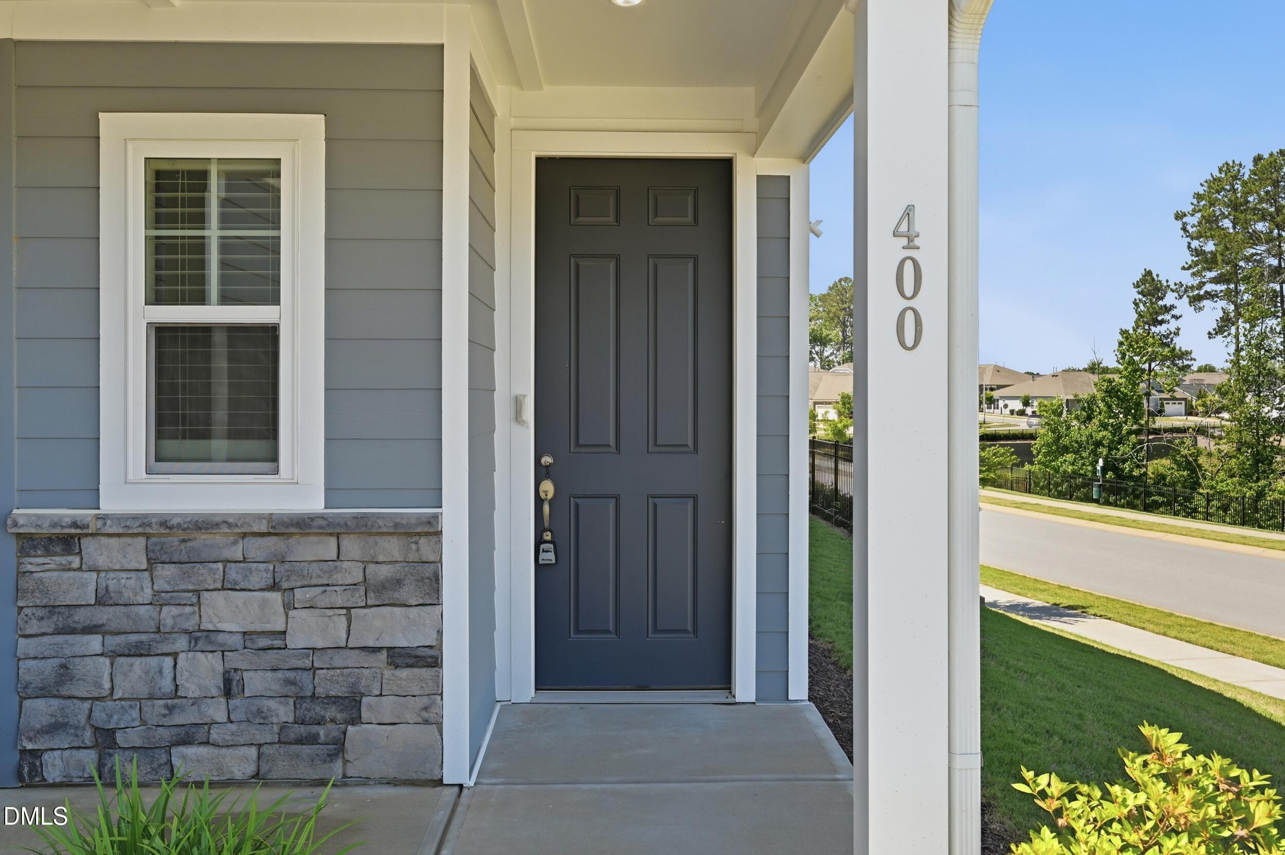 400 English Violet Lane