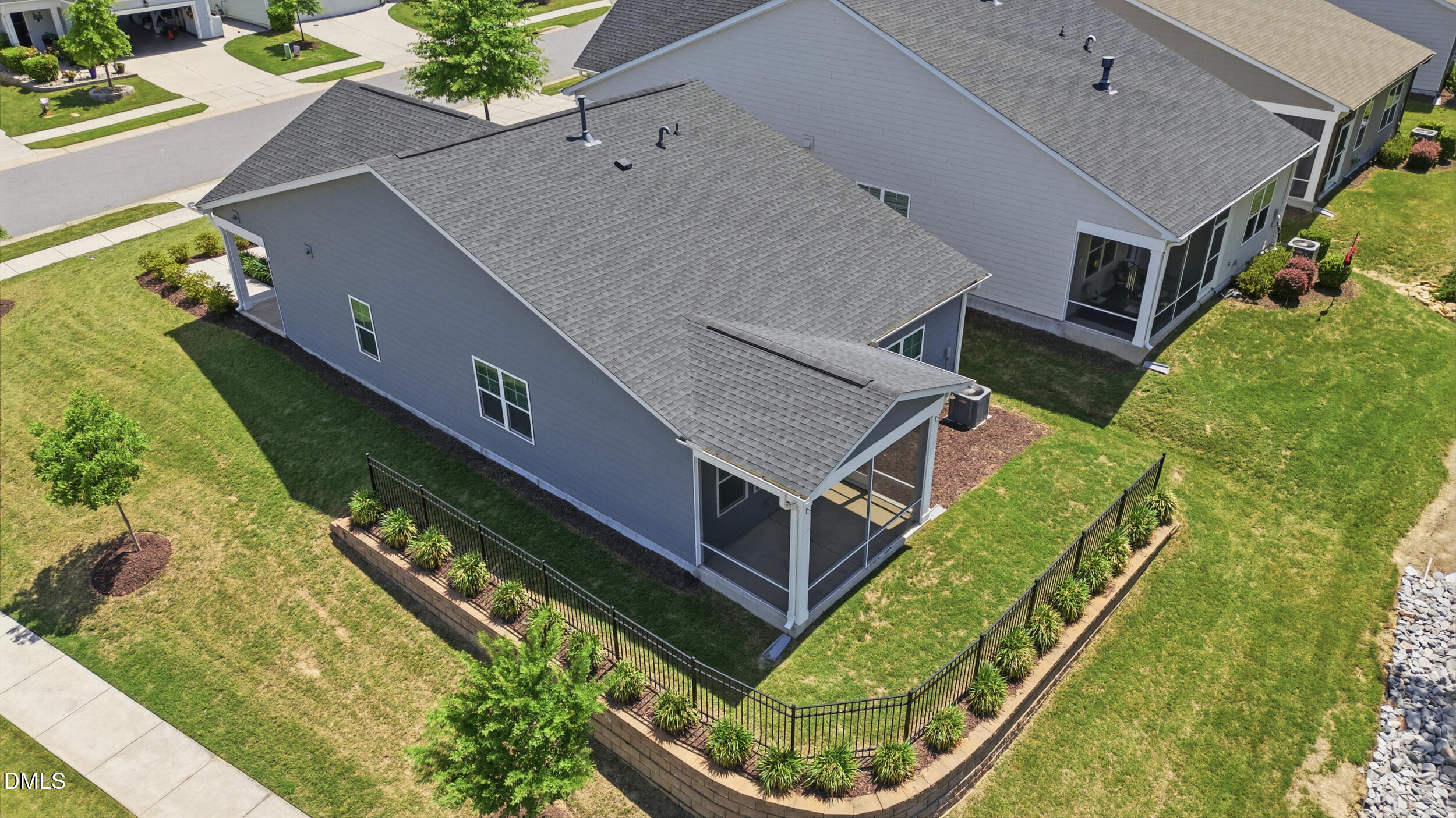 400 English Violet Lane