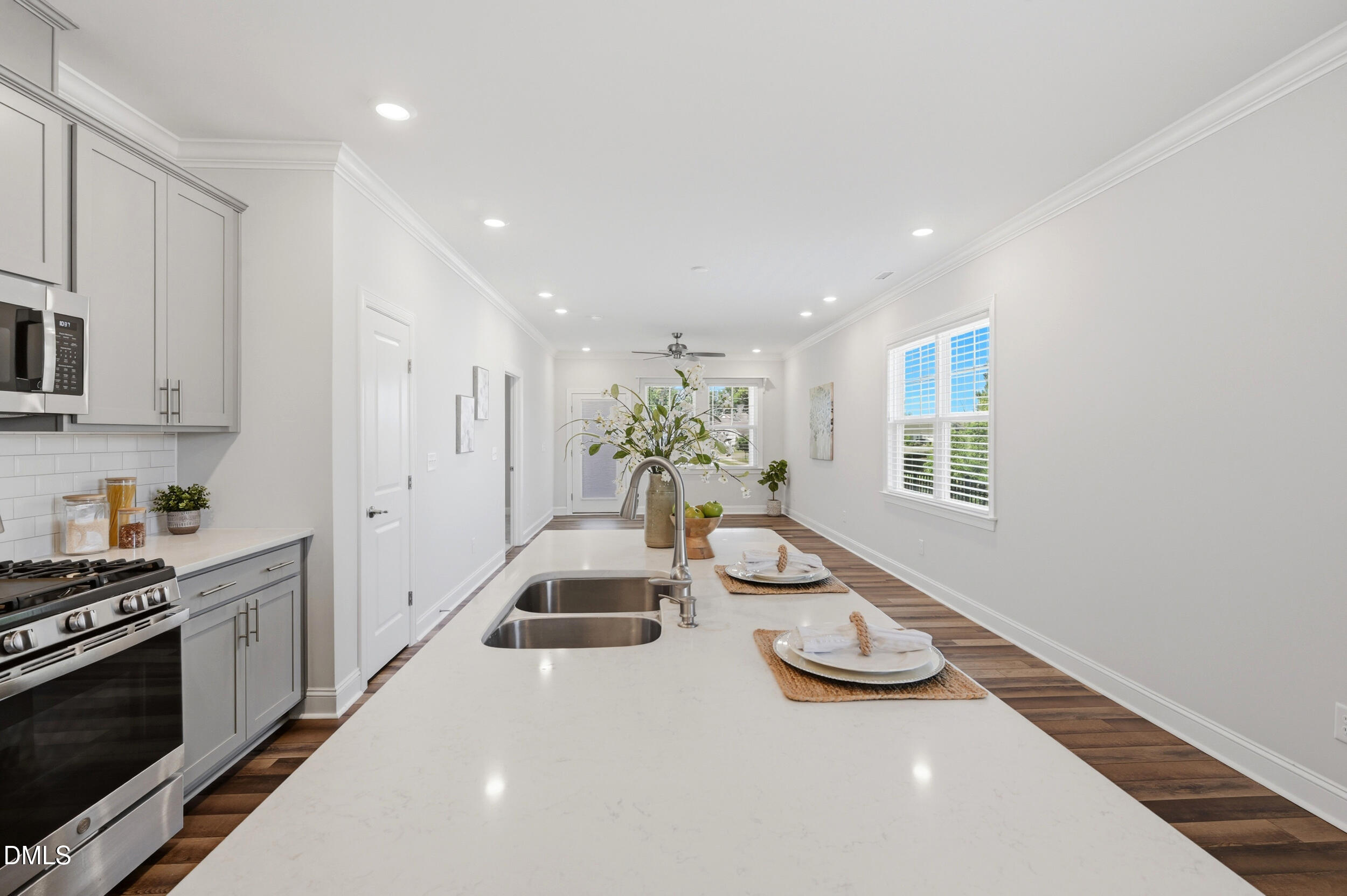 400 English Violet Lane