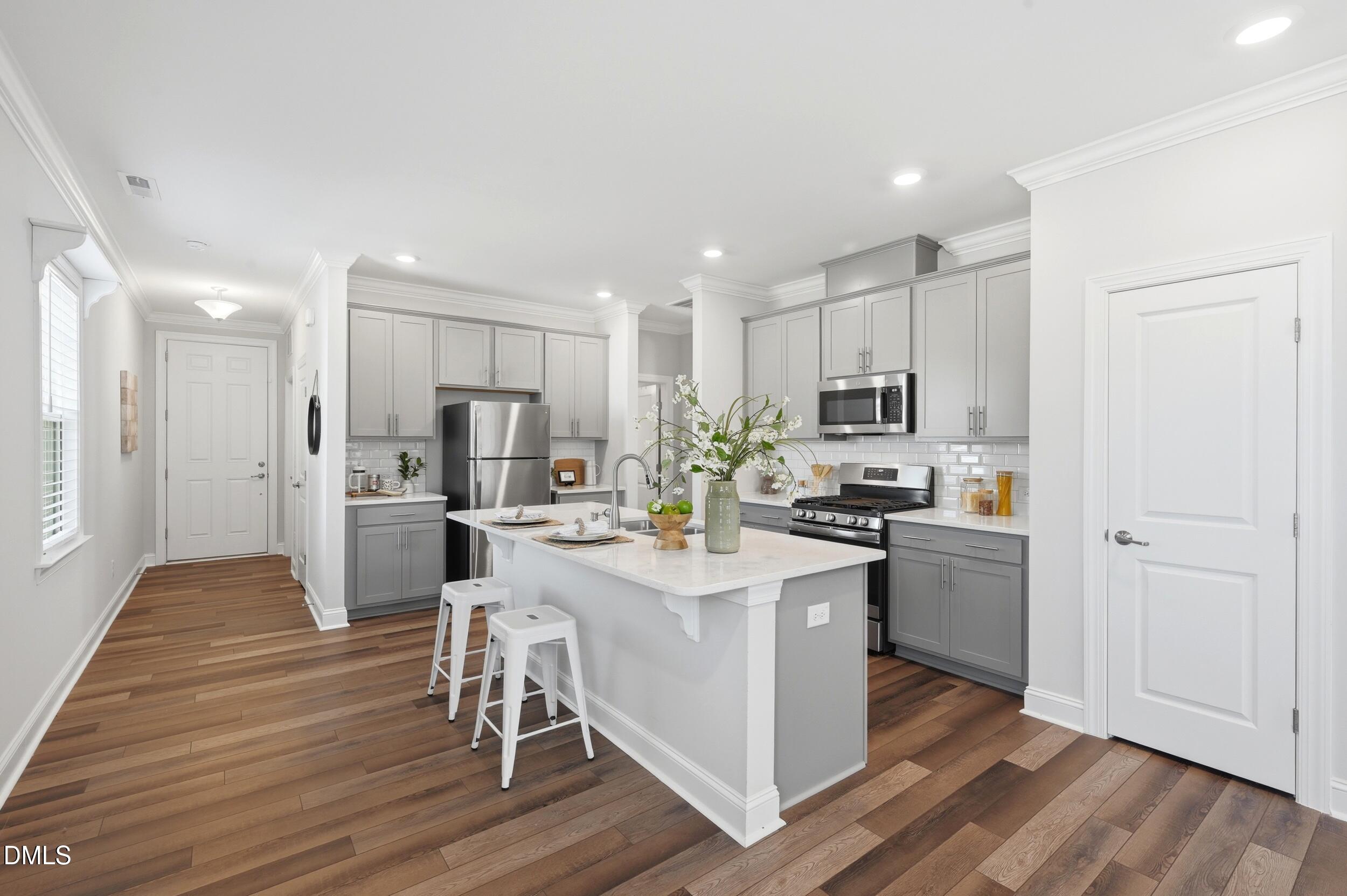 400 English Violet Lane