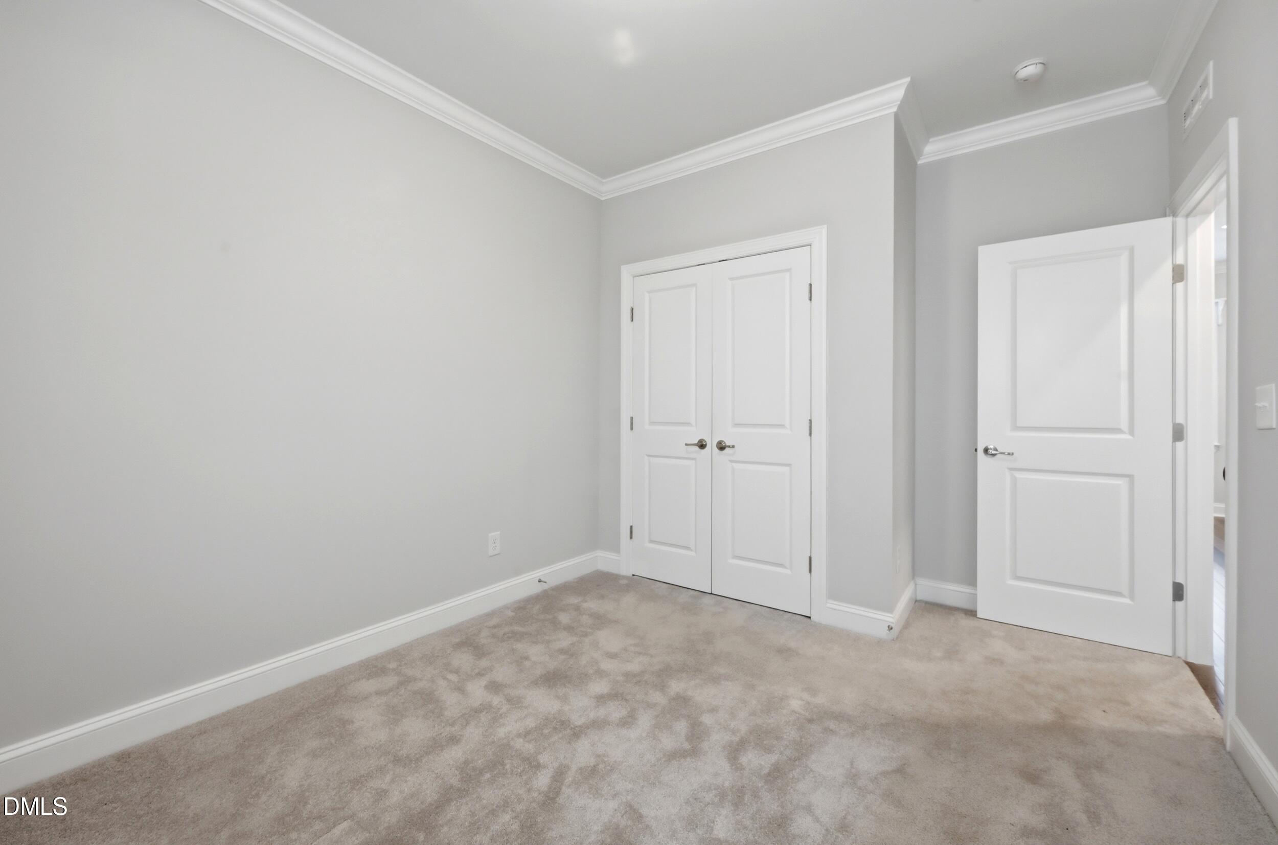 400 English Violet Lane