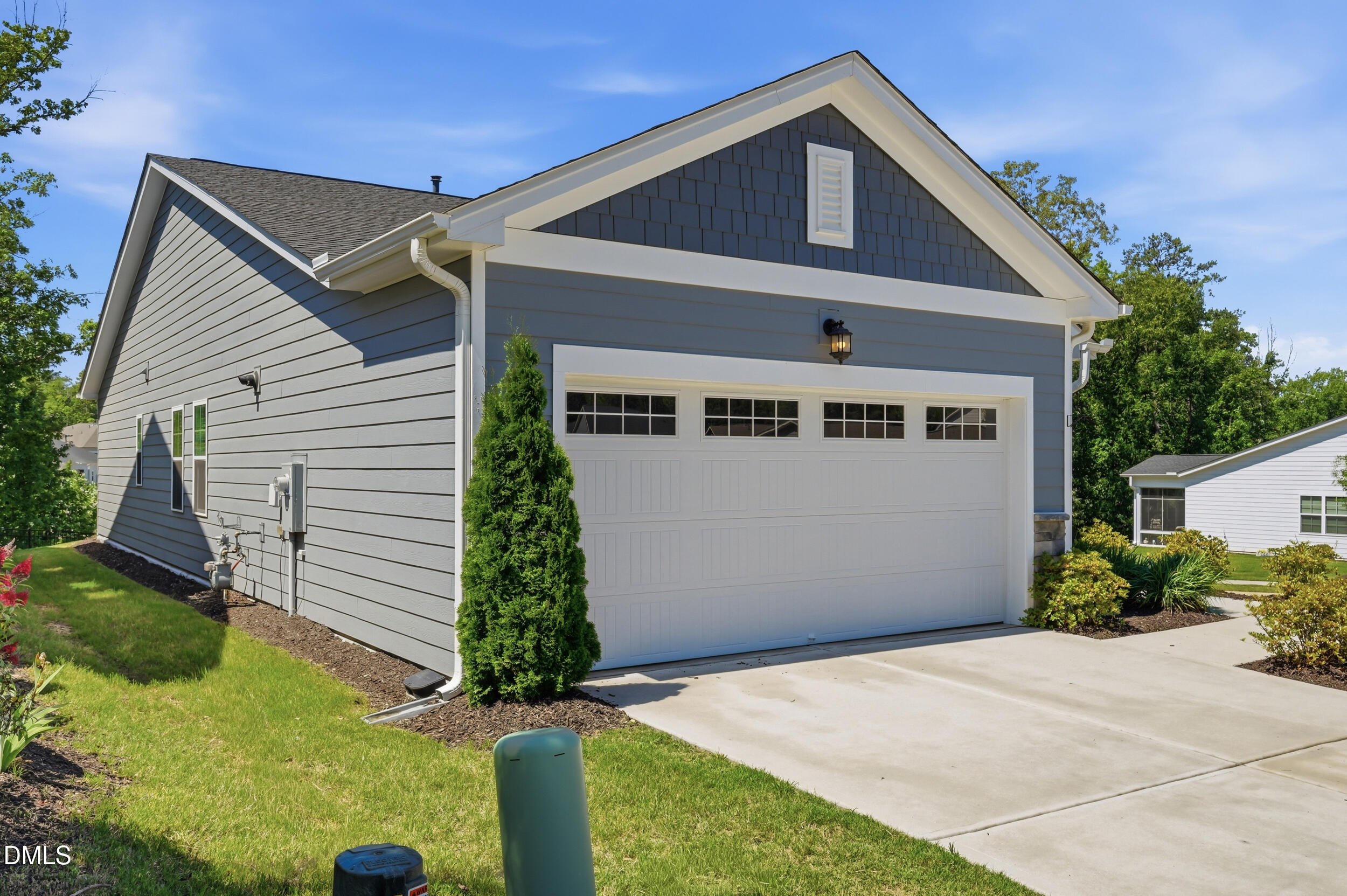 400 English Violet Lane