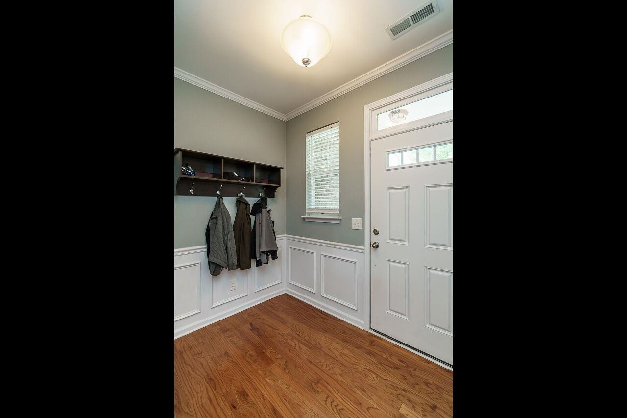 9147 Wooden Road