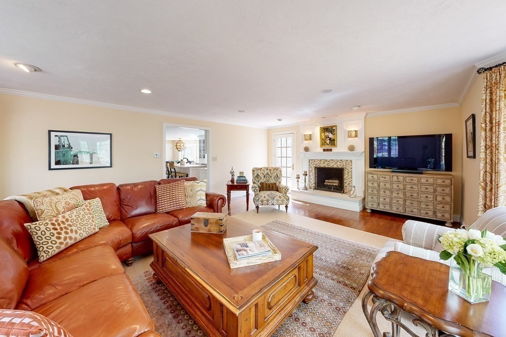 1 Chestnut Ln