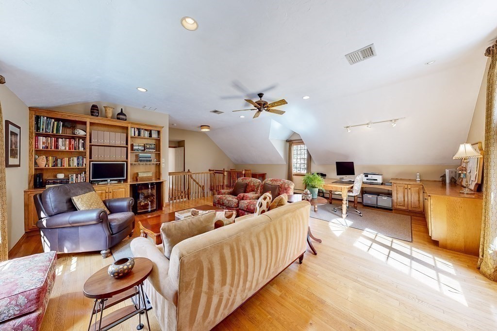 1 Chestnut Ln