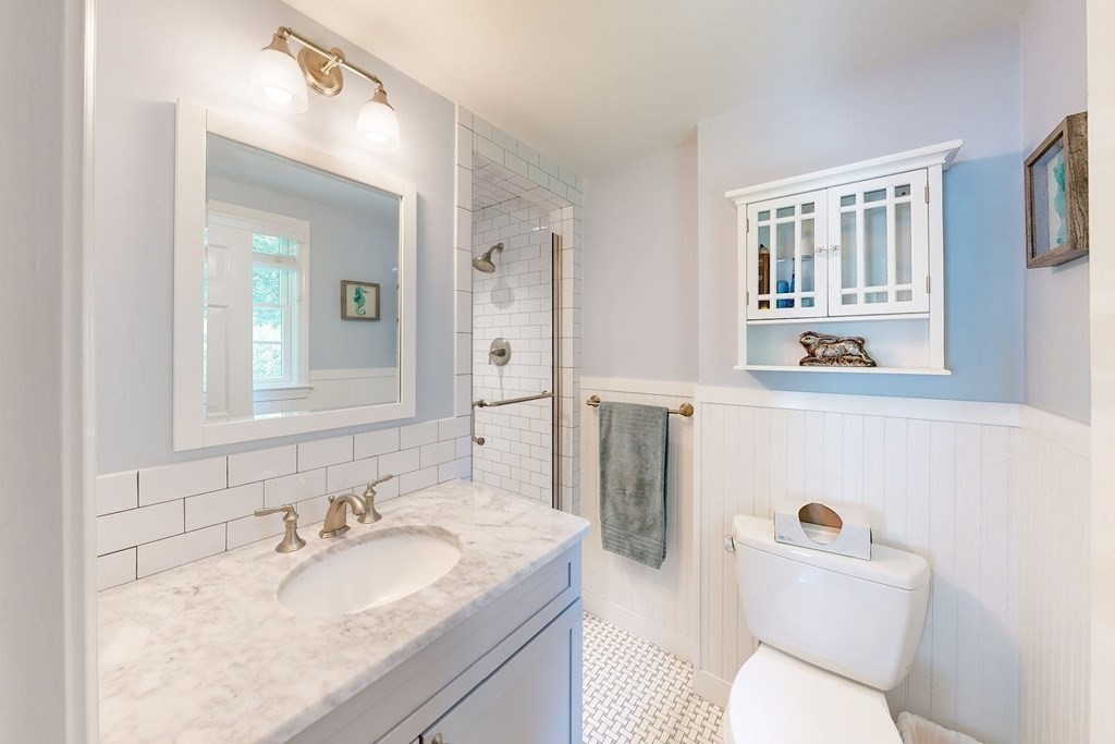 5 Crest Cir