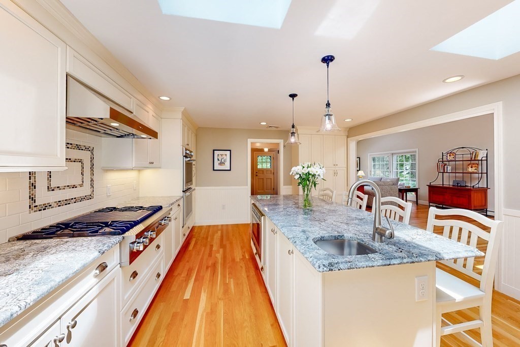5 Crest Cir