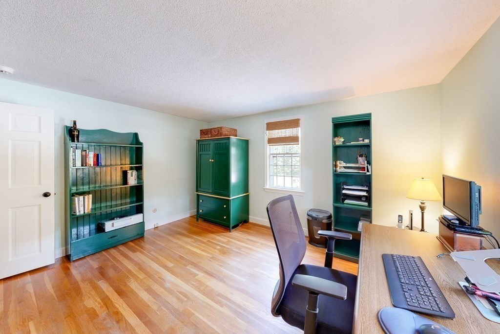 5 Crest Cir
