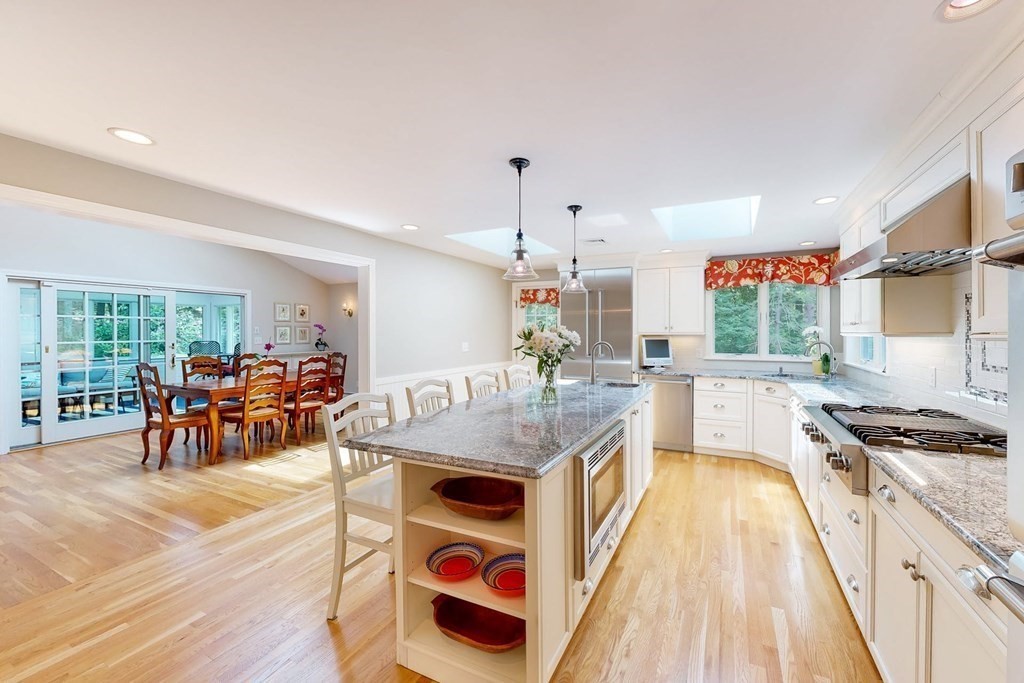 5 Crest Cir