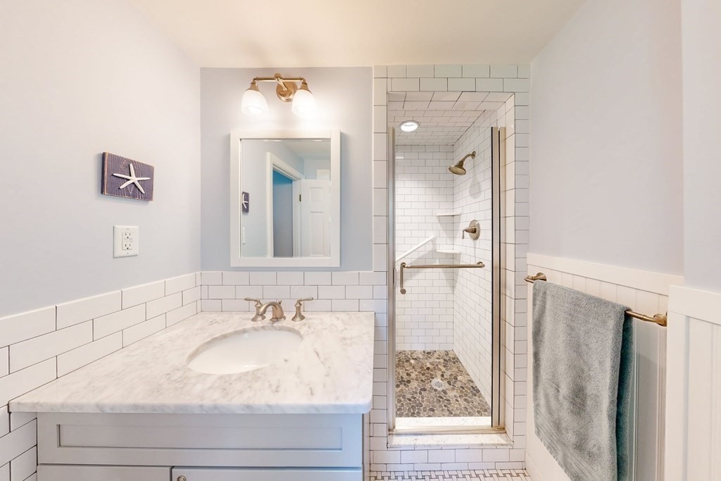 5 Crest Cir