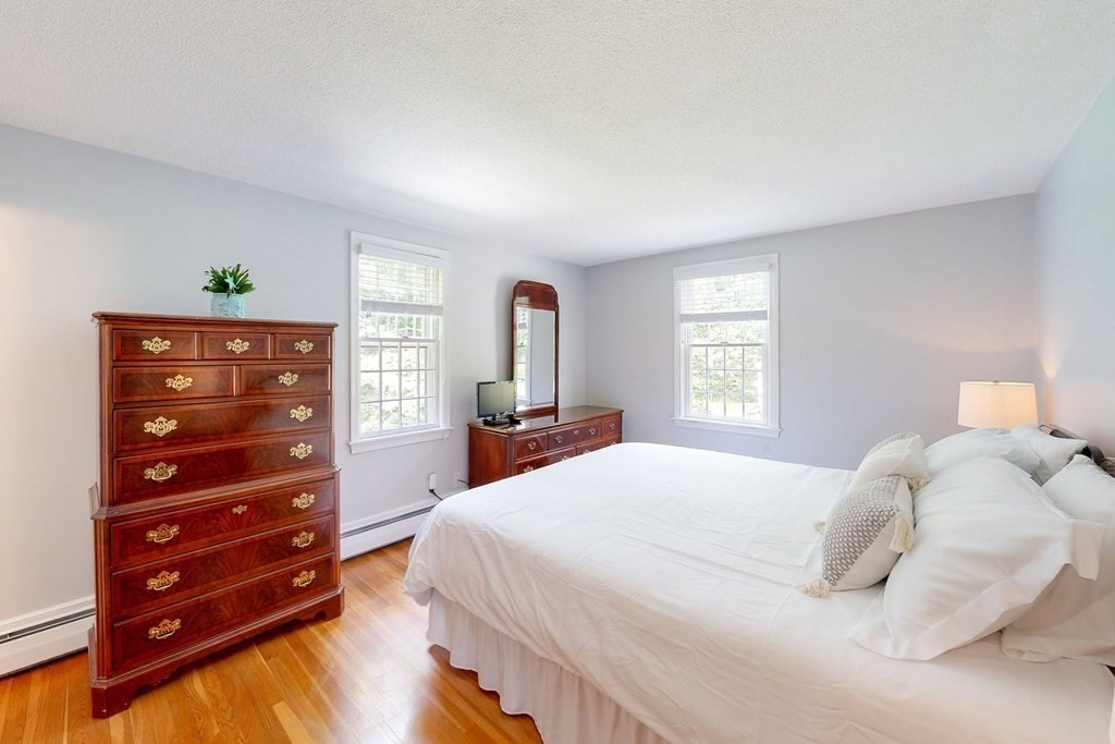 5 Crest Cir