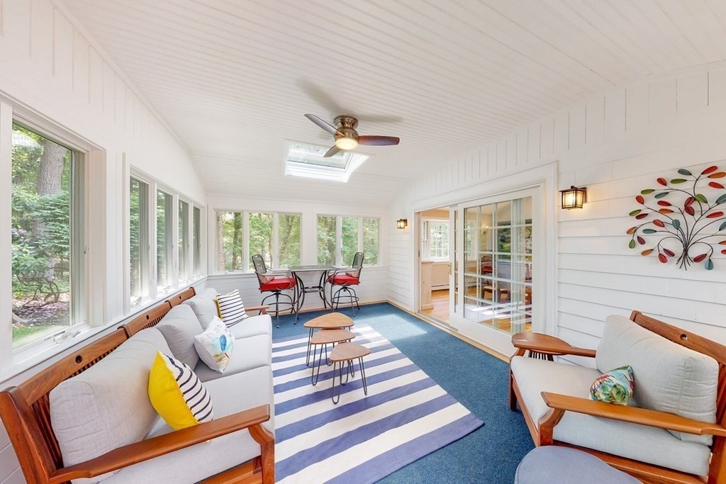 5 Crest Cir