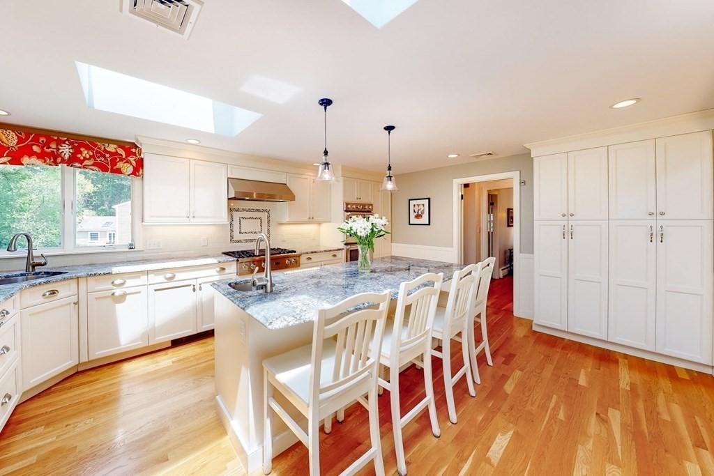 5 Crest Cir