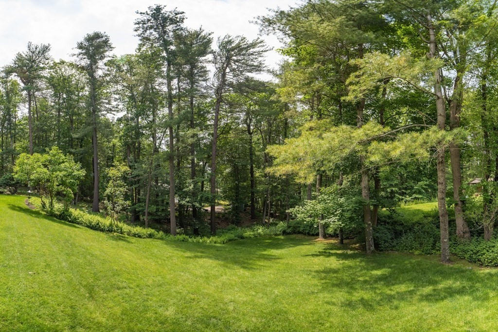 5 Crest Cir