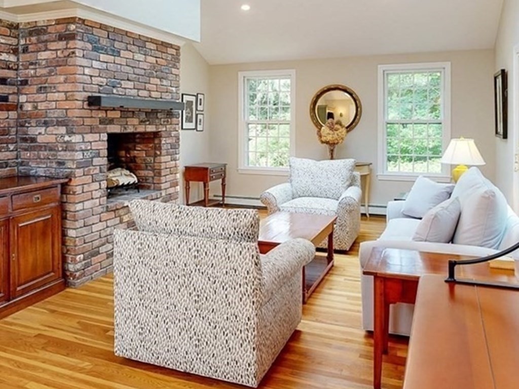 5 Crest Cir