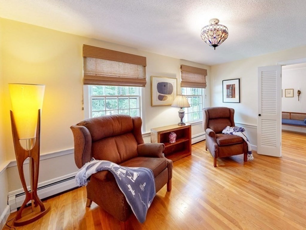5 Crest Cir
