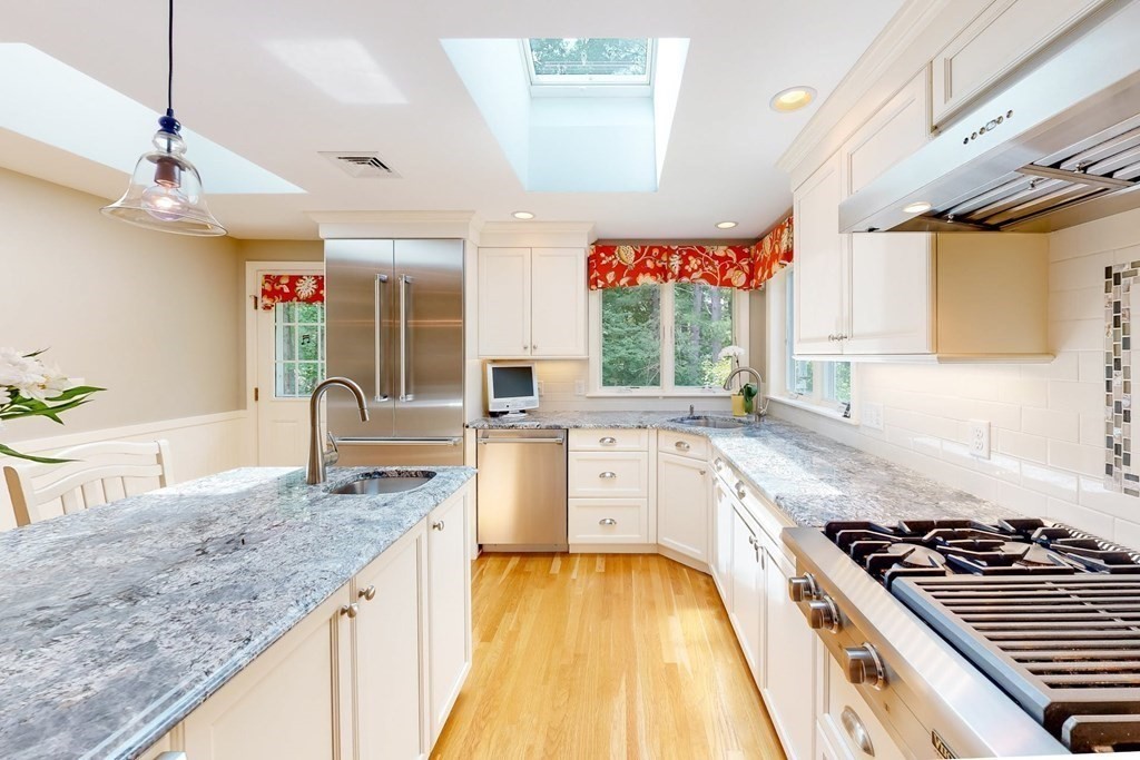 5 Crest Cir