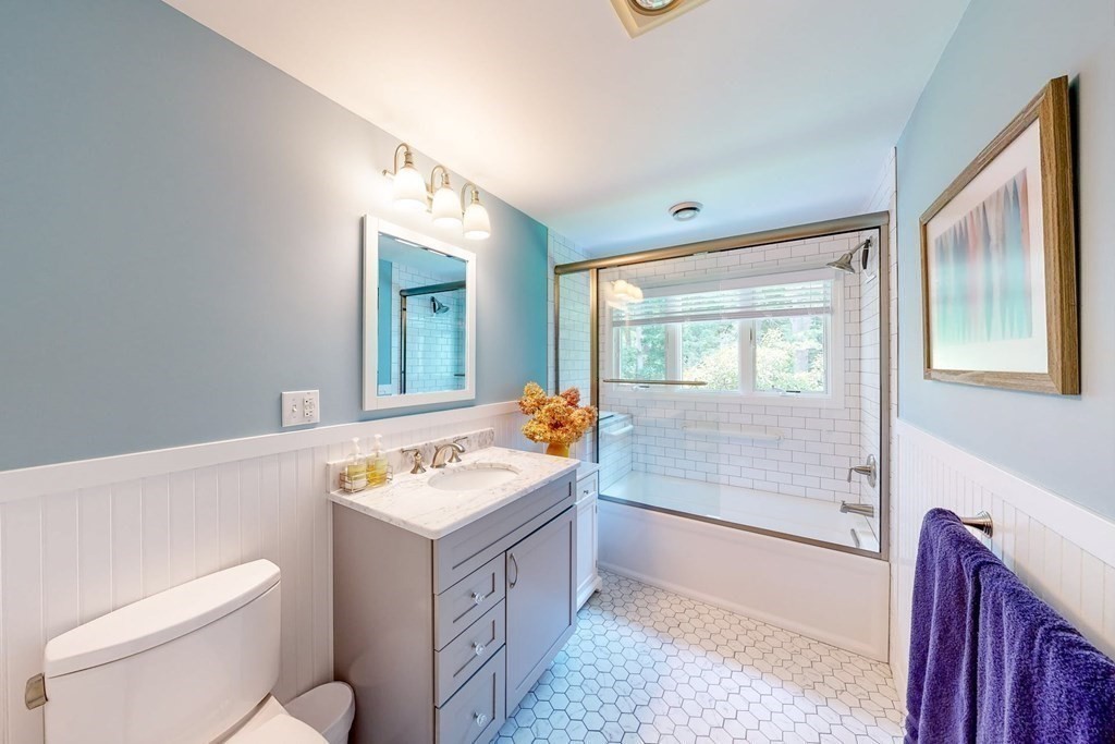 5 Crest Cir