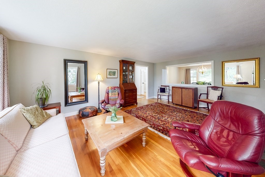 41 Hearthstone Dr
