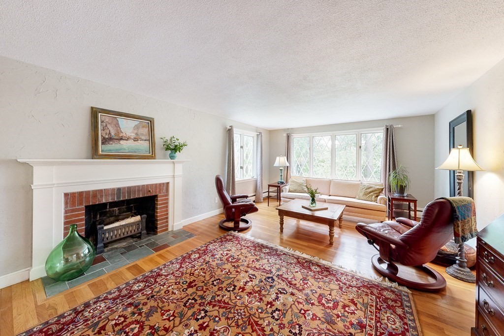 41 Hearthstone Dr