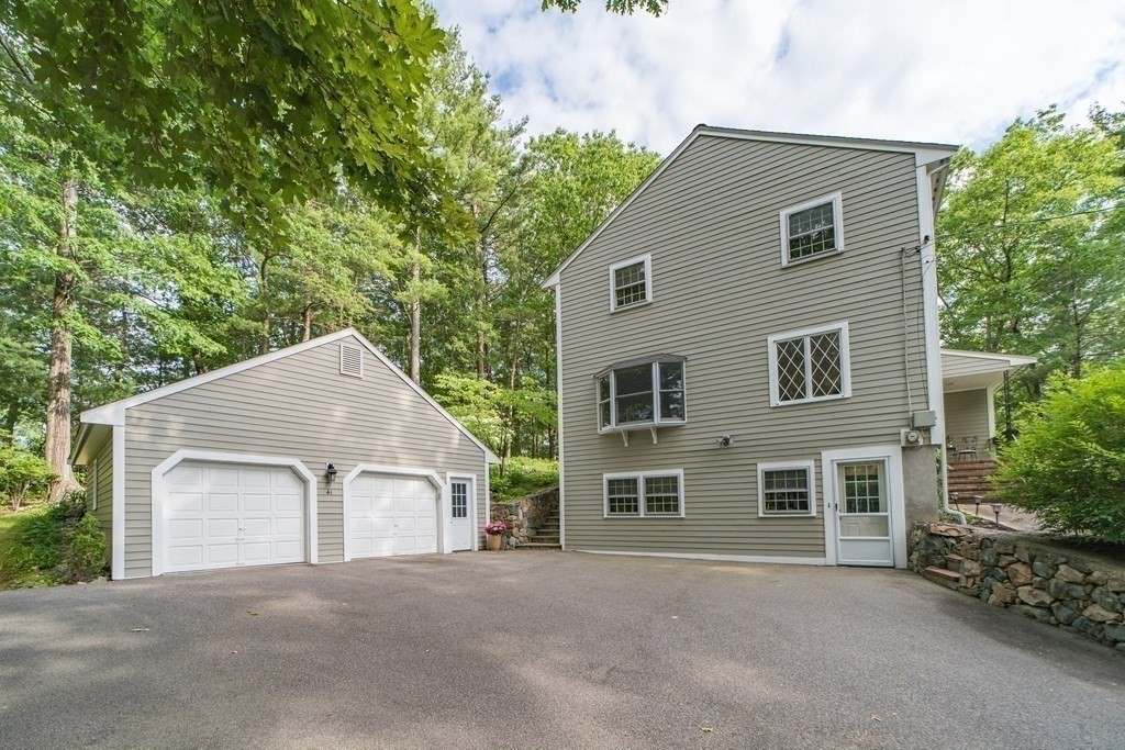 41 Hearthstone Dr