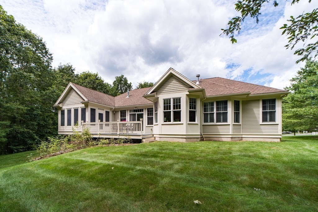 17 Bridlefield Ln