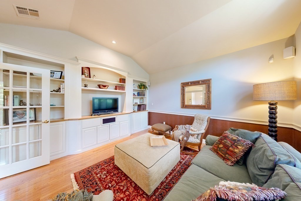 17 Bridlefield Ln
