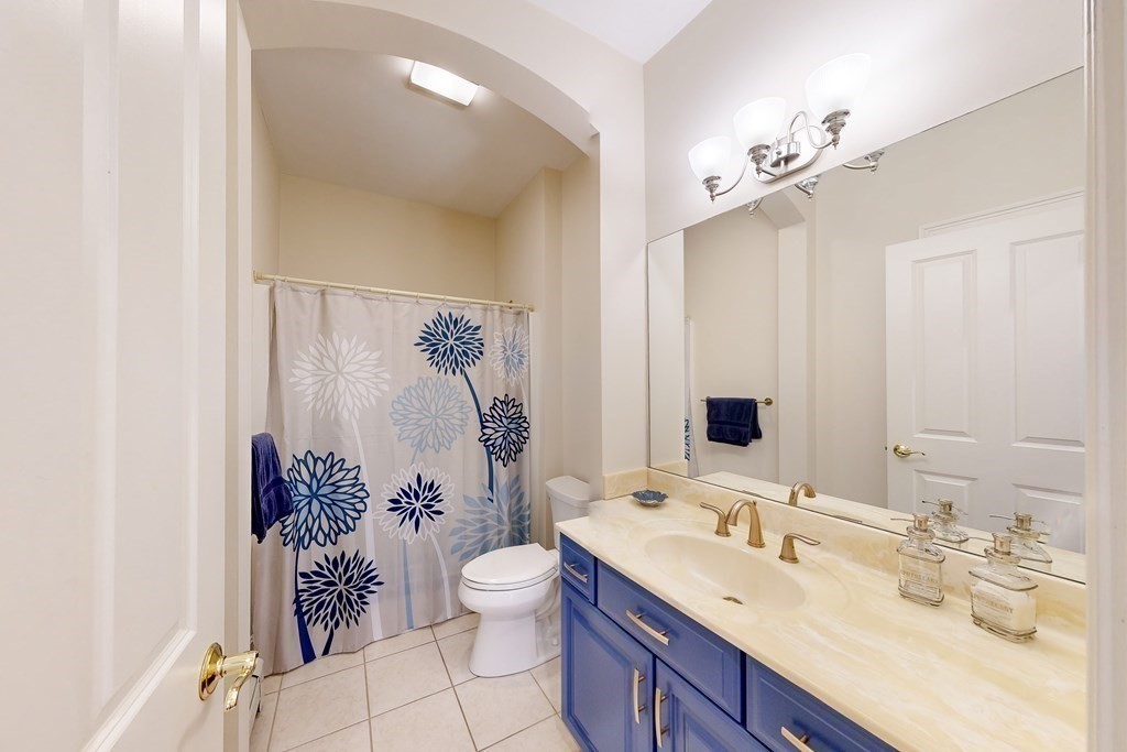 17 Bridlefield Ln