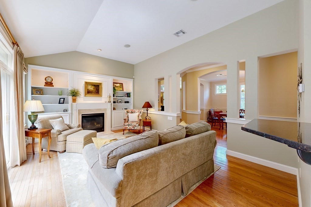 17 Bridlefield Ln
