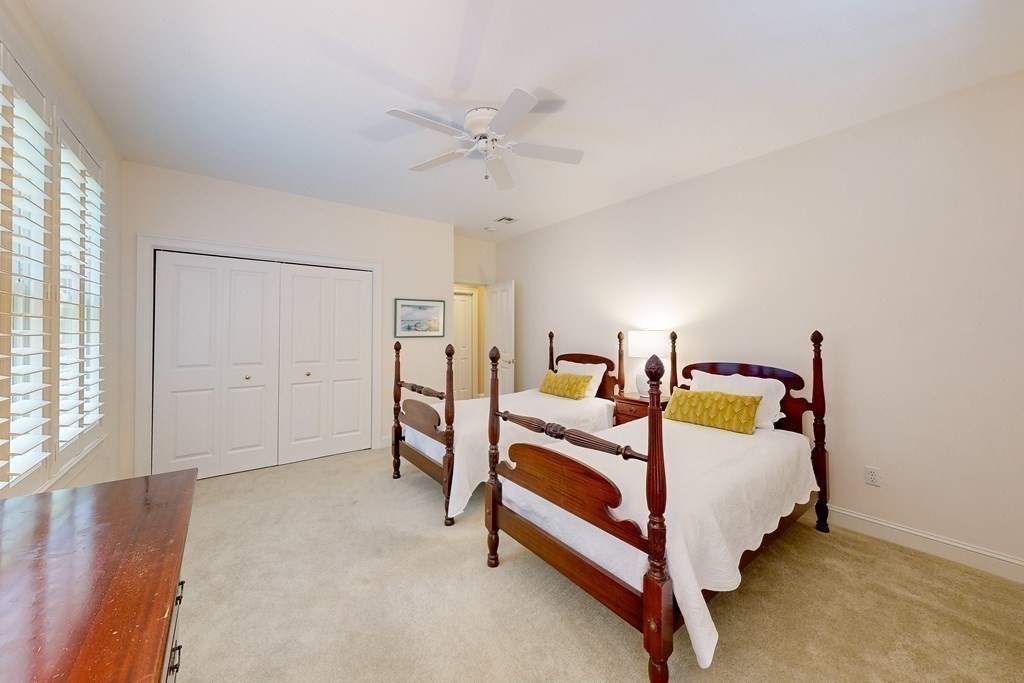 17 Bridlefield Ln