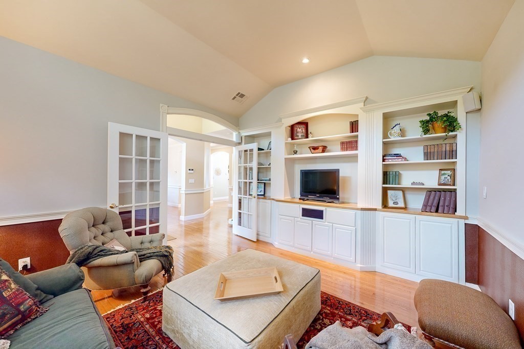 17 Bridlefield Ln