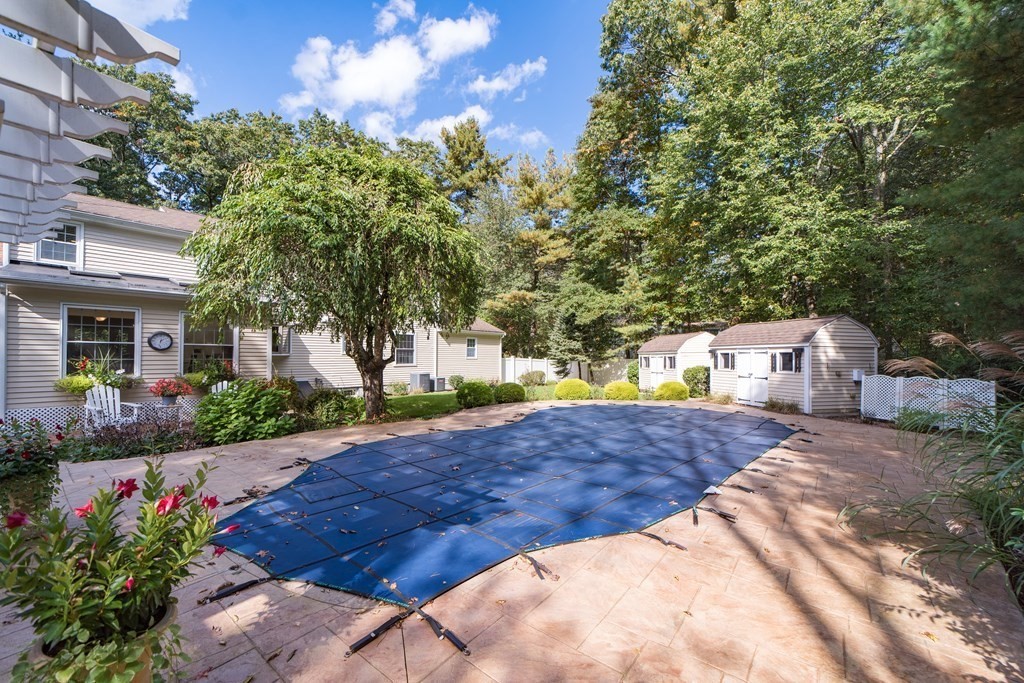 22 Forest St