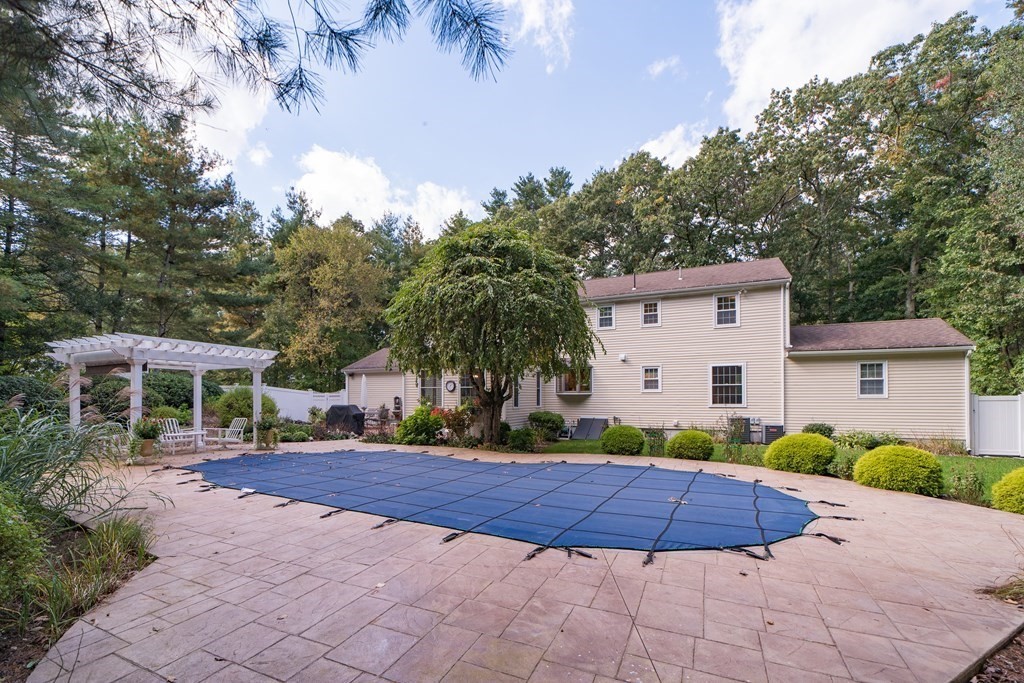 22 Forest St